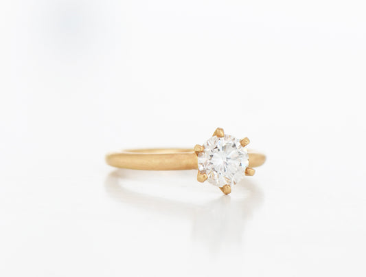 White diamond 6 Claw Ring