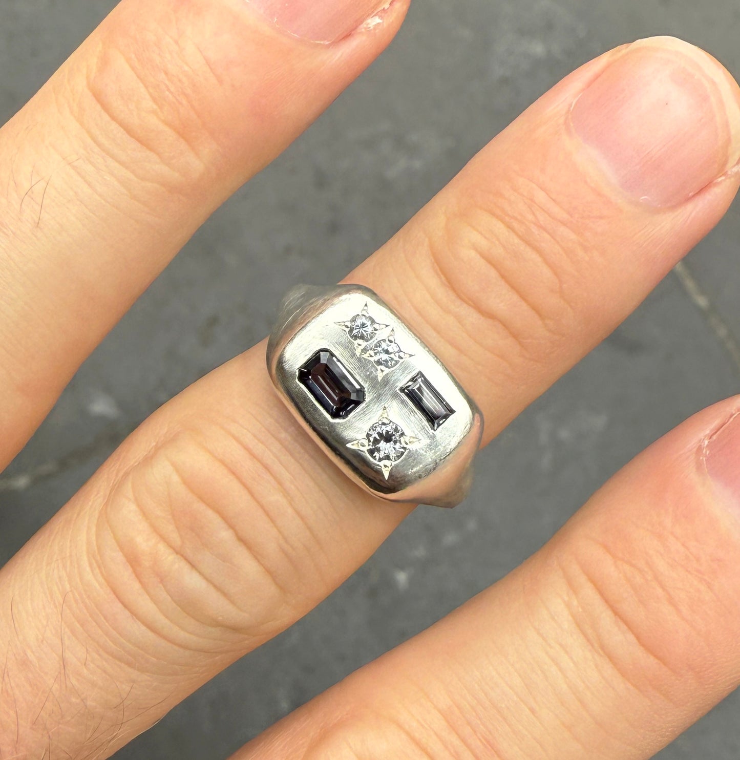 Bangkok spinel ring