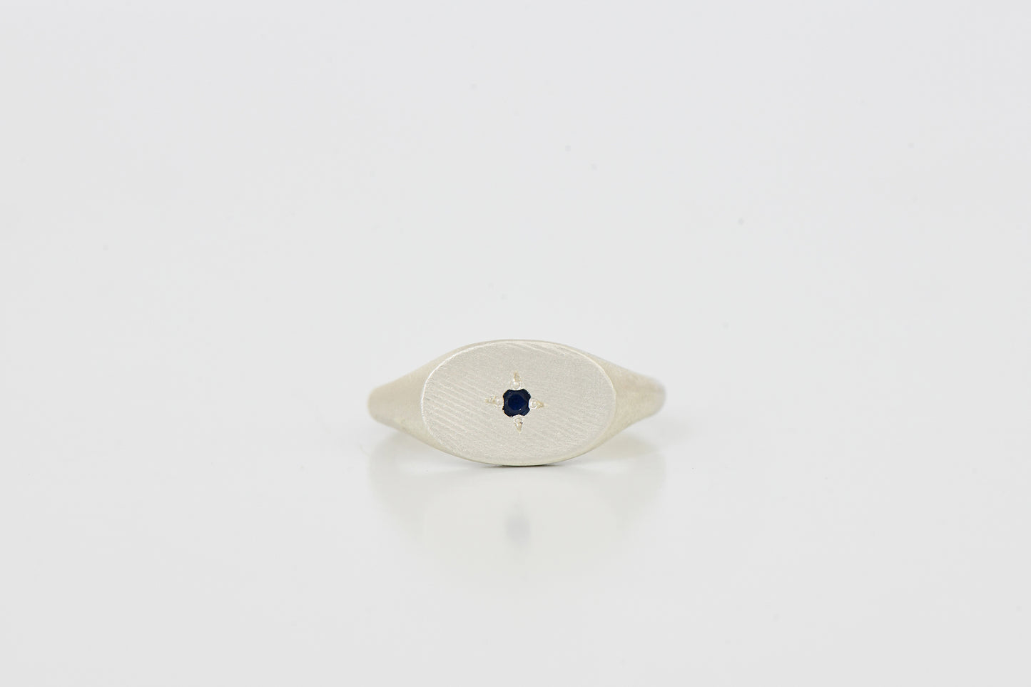 Oval simple ring