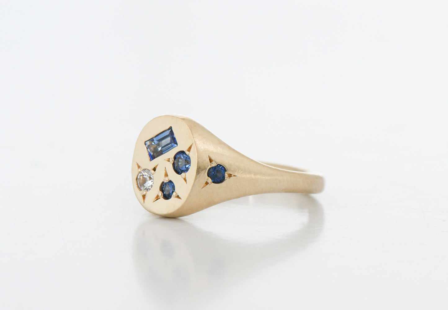 Blue Treasure Ring Gold
