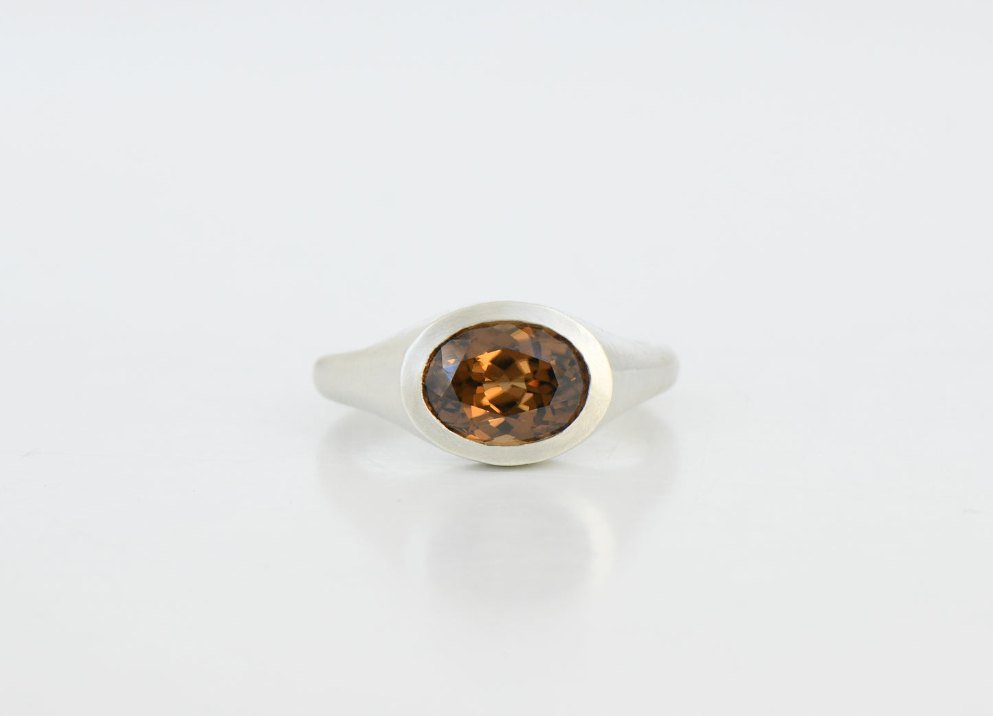 XL OVAL ZIRCON RING