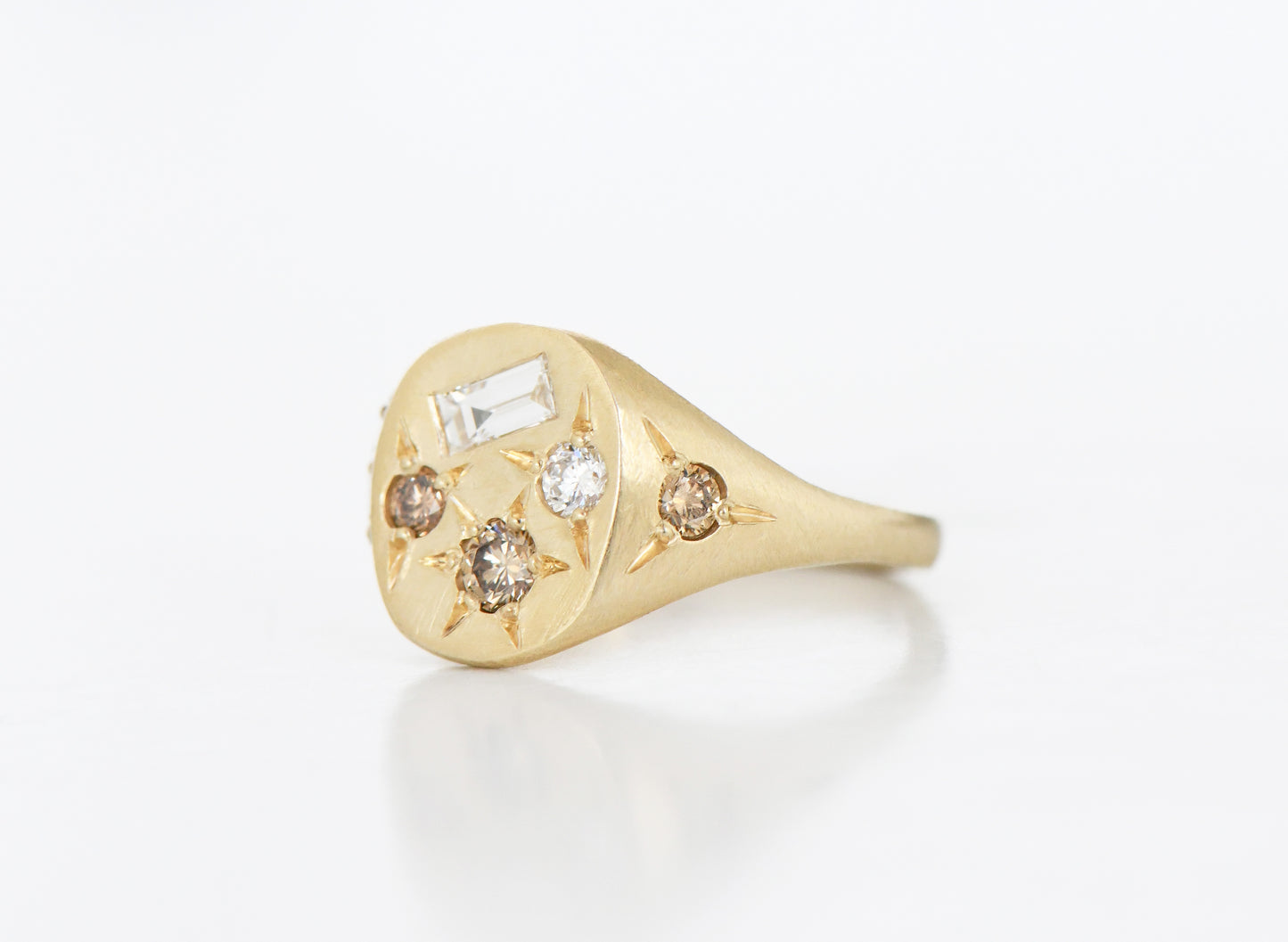CHAMPAGNE NEAPOLITAN RING BAGUETTE