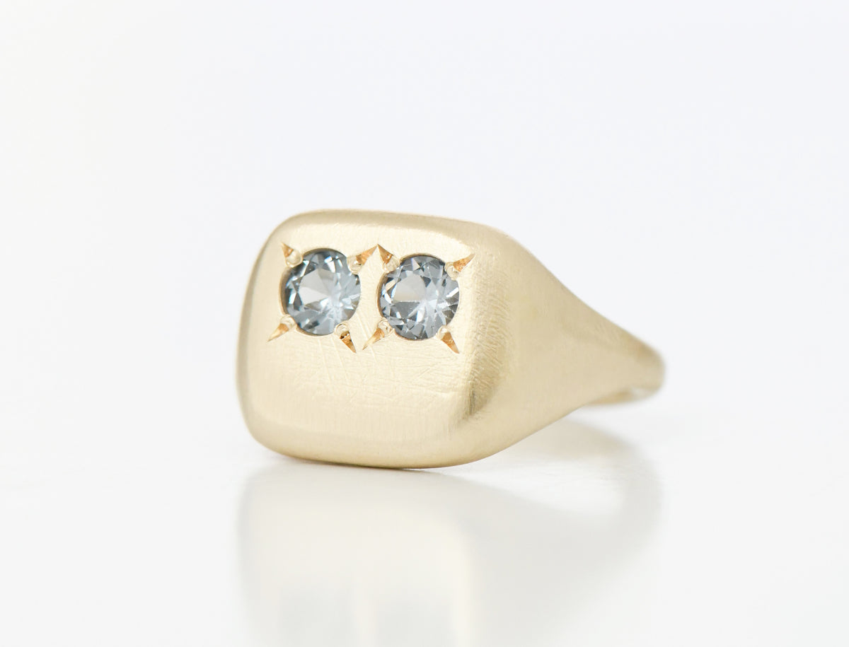 GREY BOULDER EYE RING