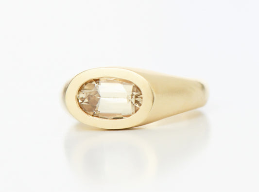 LONG OVAL RING ZIRCON