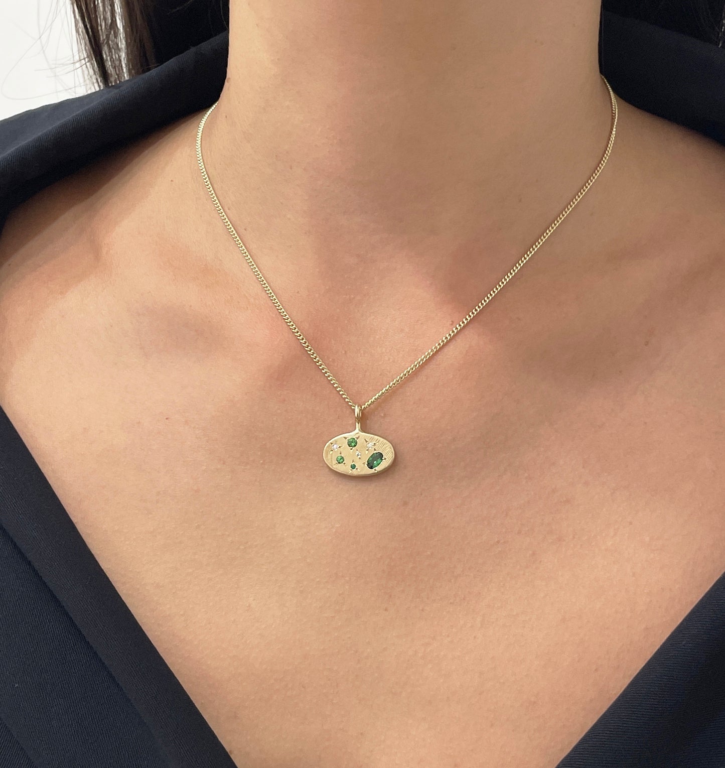 OVAL PENDANT GOLD (42cm chain)