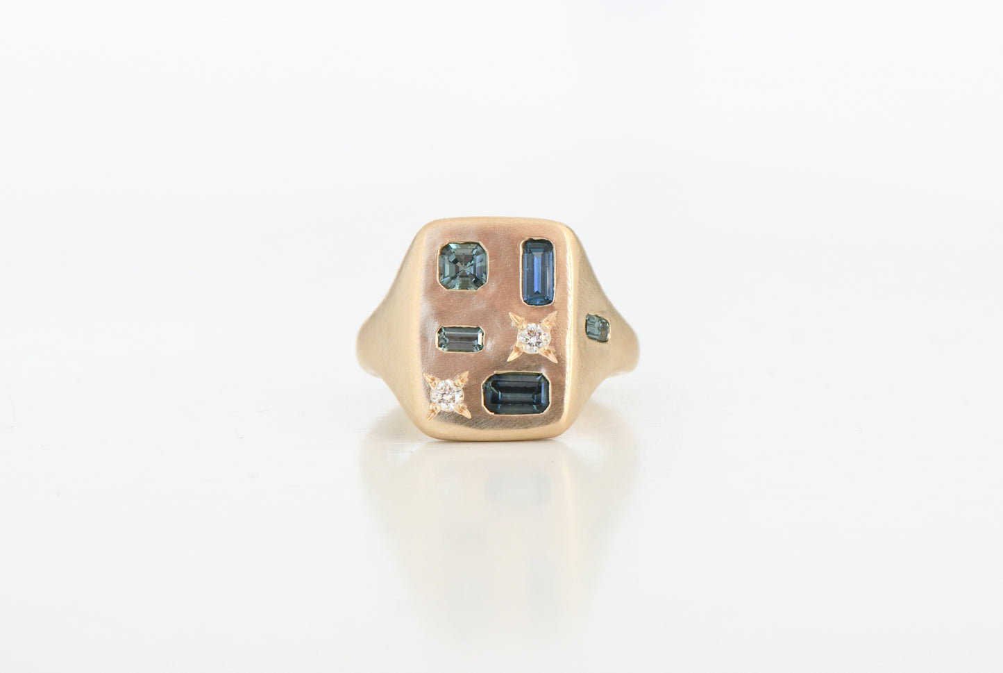 Sapphire Florentine ring