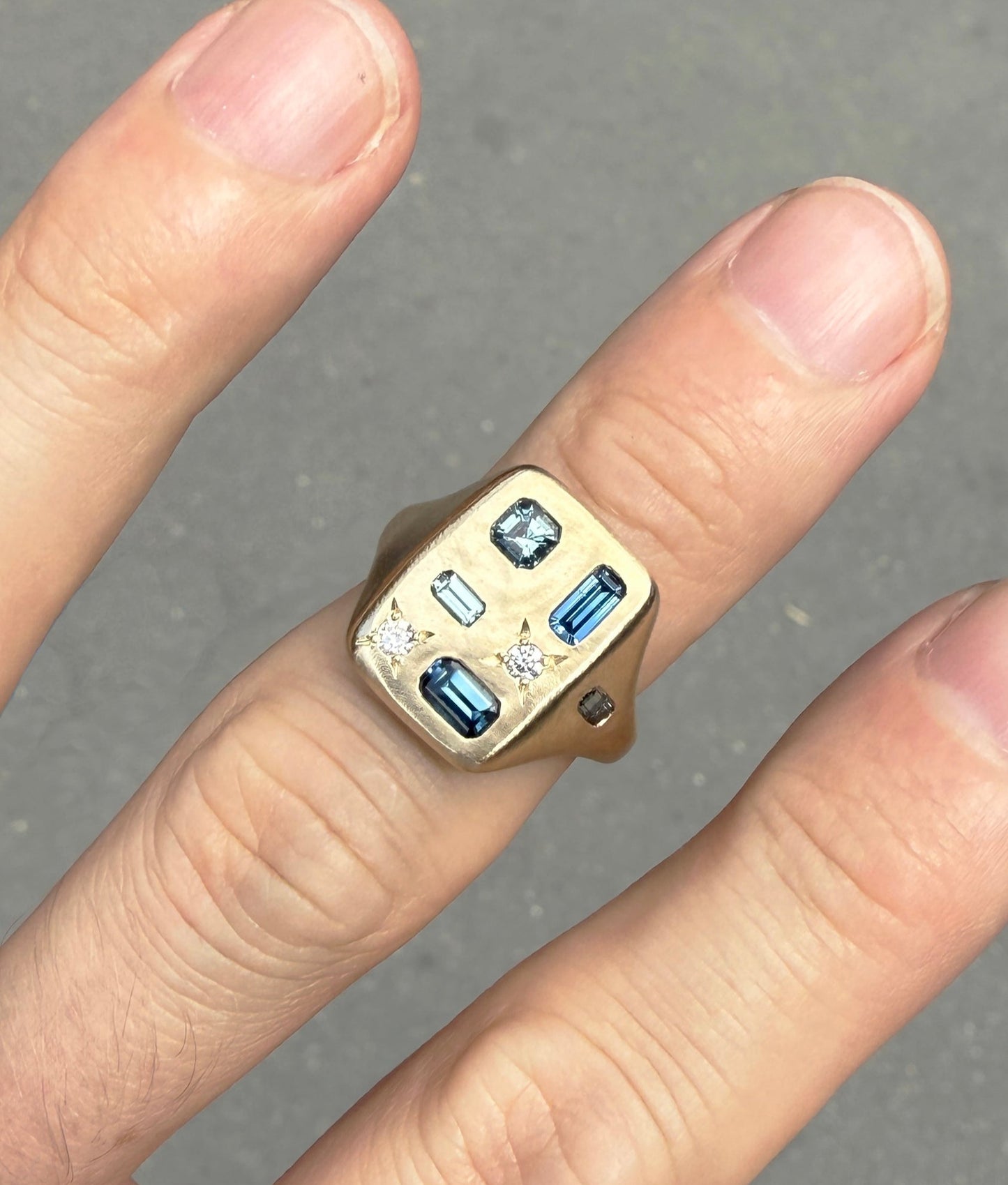 Sapphire Florentine ring