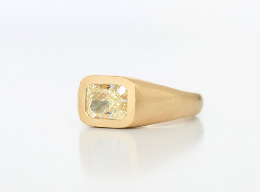 YELLOW CUSHION RING