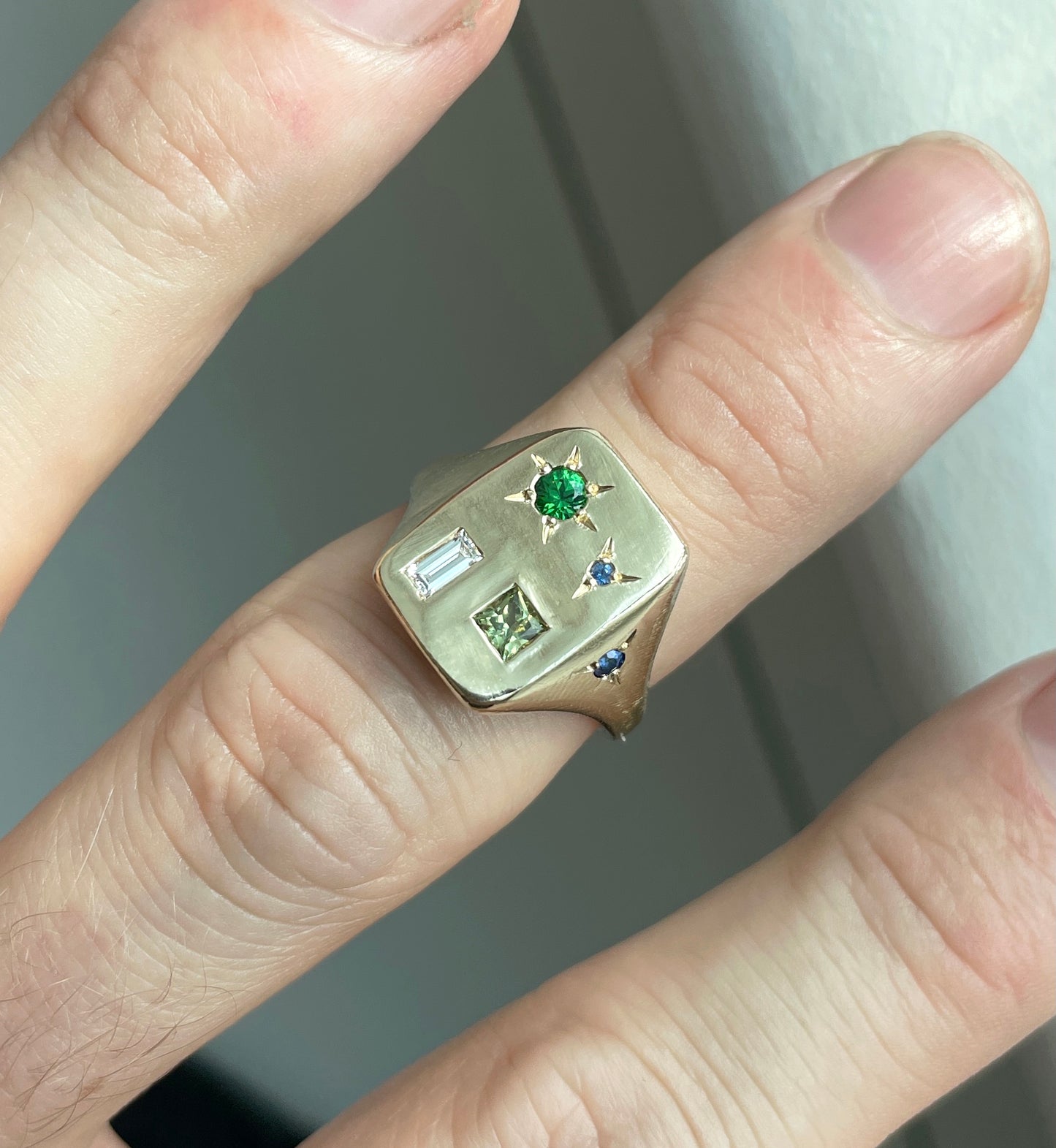 Geometric Ring (P)