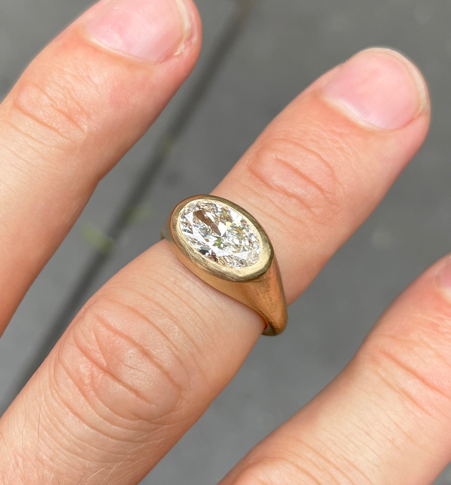 XL oval diamond ring