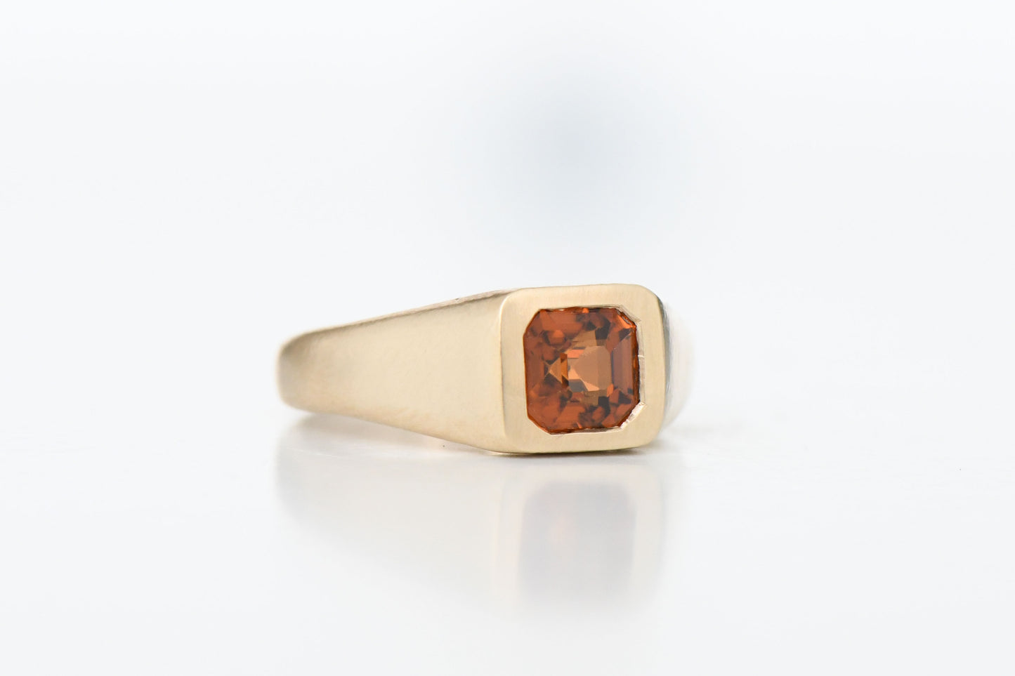 Zircon Block Ring (N)