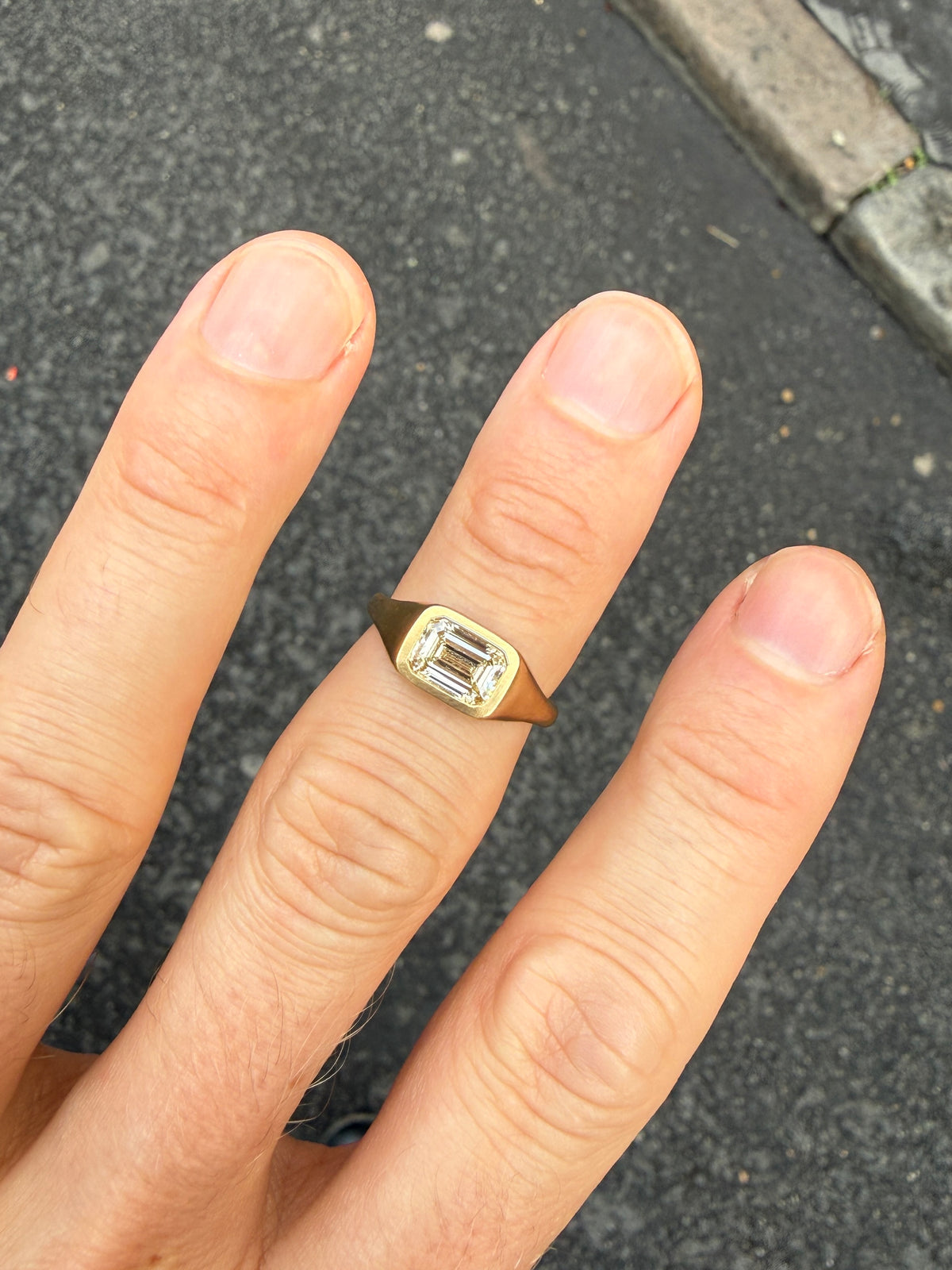 FLY PILLOW RING