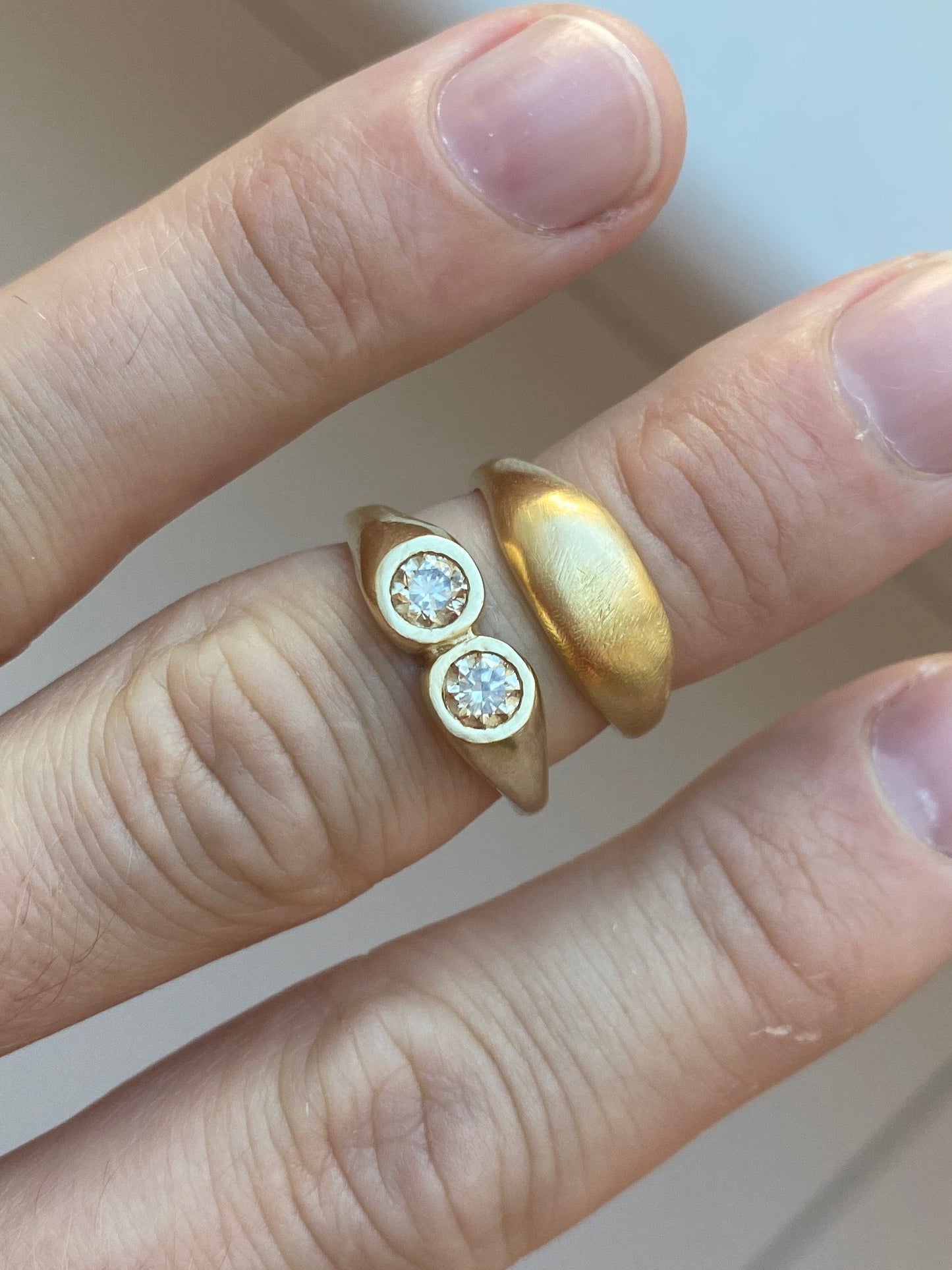 Champagne Goggle Ring (O 1/2)