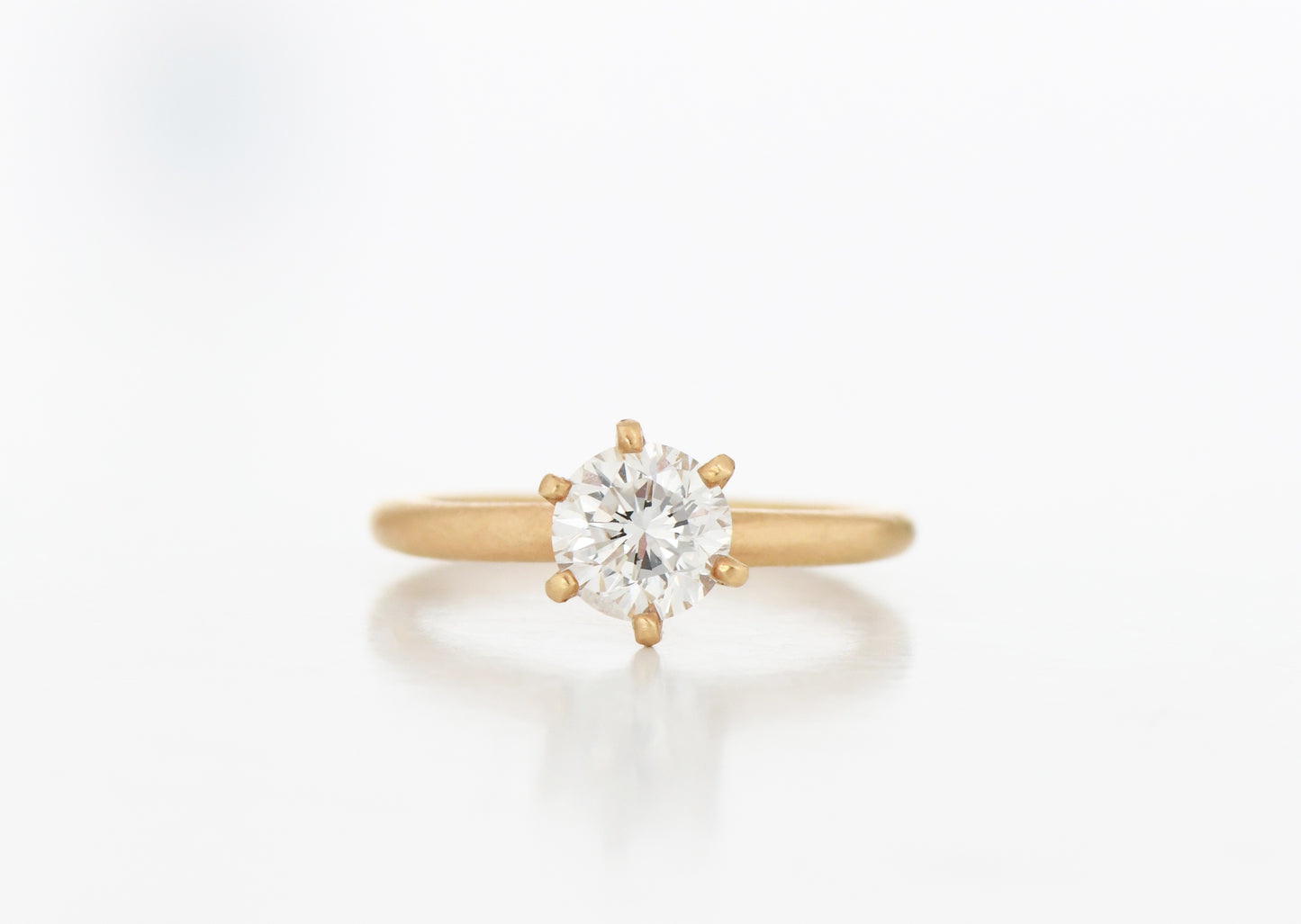 White diamond 6 Claw Ring