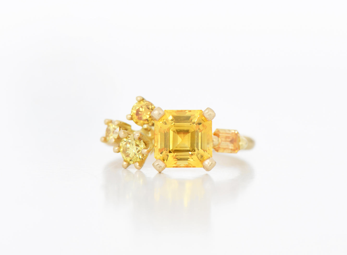 ASSCHER CLUSTER RING