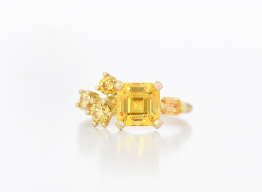 ASSCHER CLUSTER RING