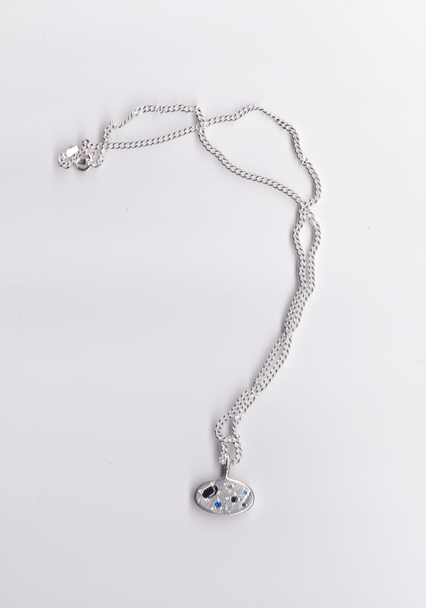 OVAL PENDANT SILVER (45cm chain)