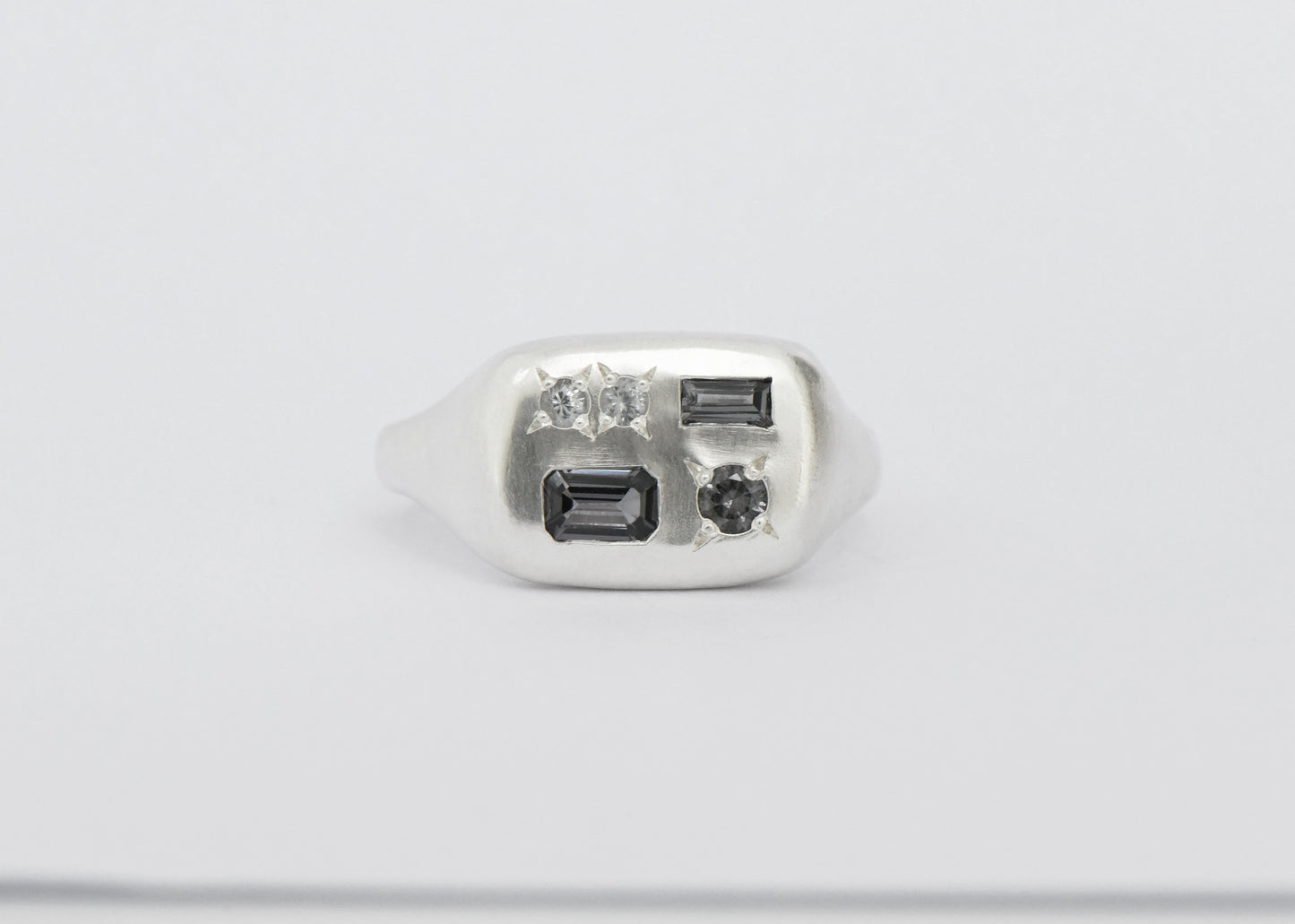 Bangkok spinel ring