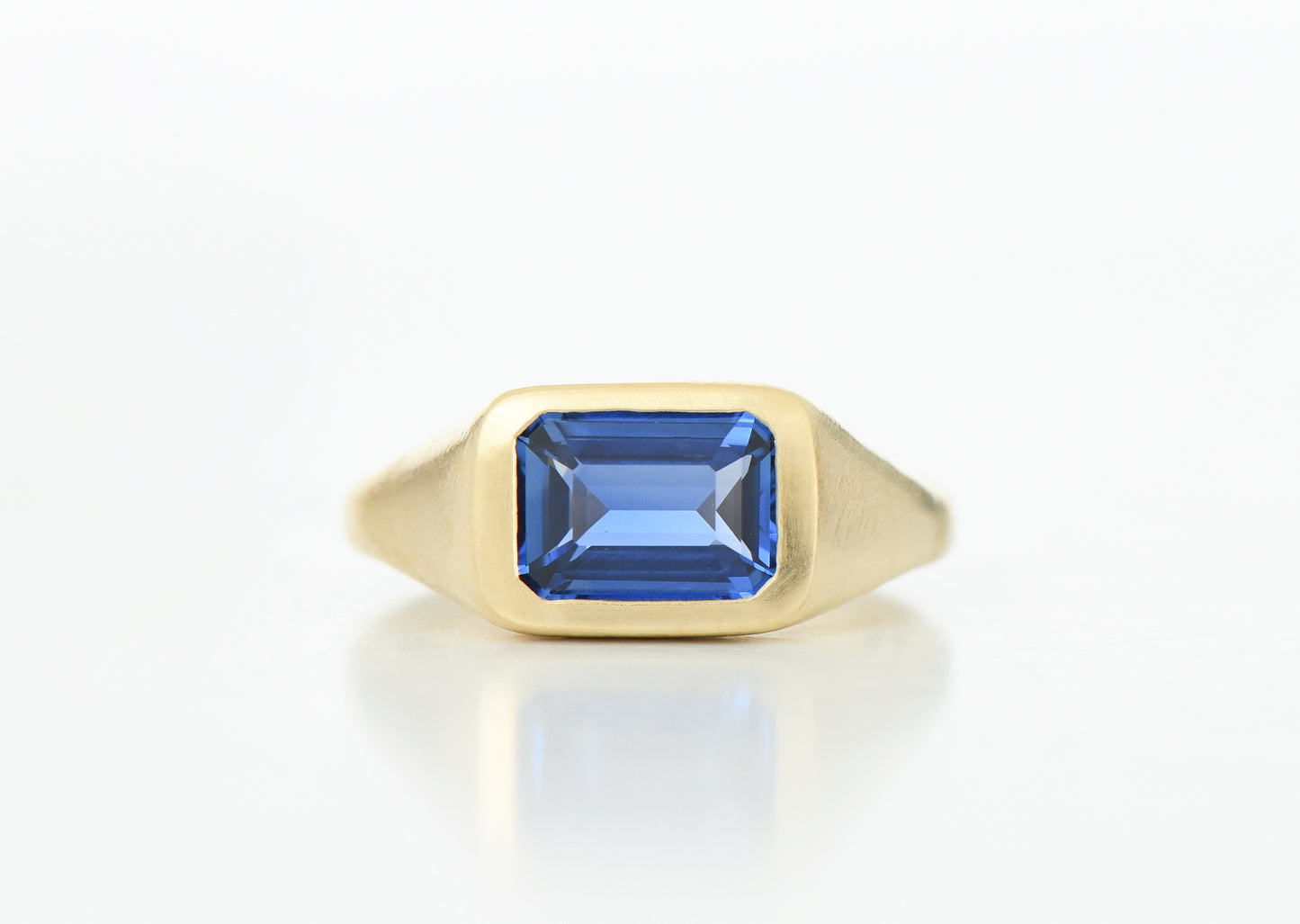 BLUE CUSHION RING