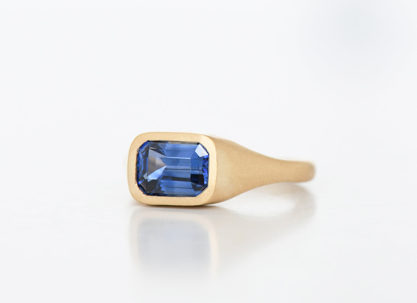 BLUE PILLOW RING