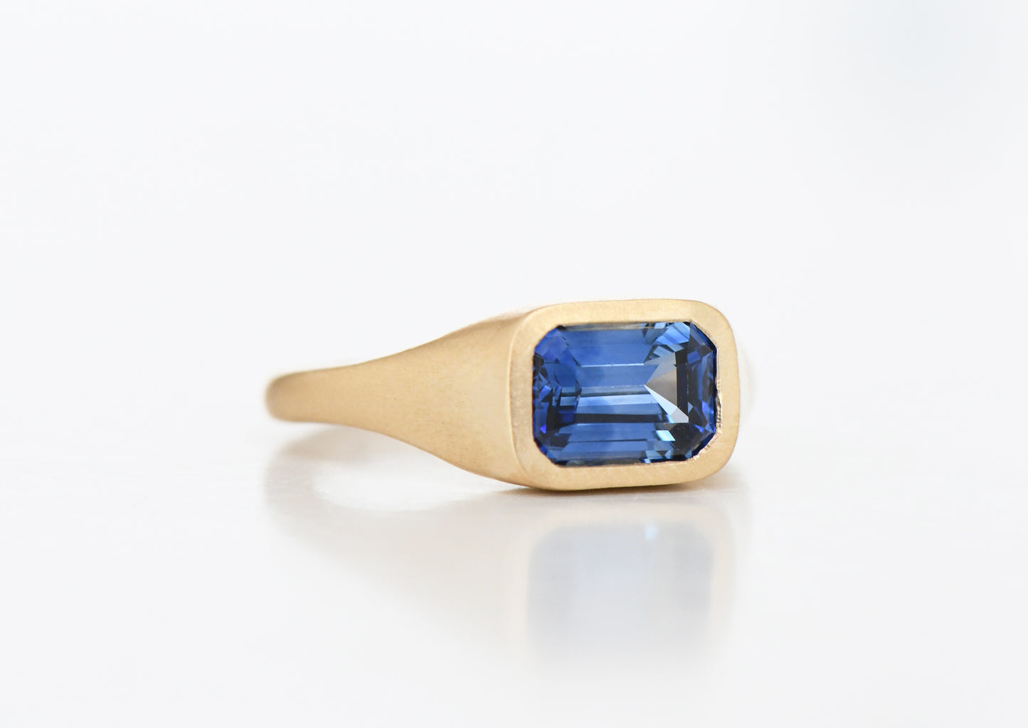 BLUE PILLOW RING