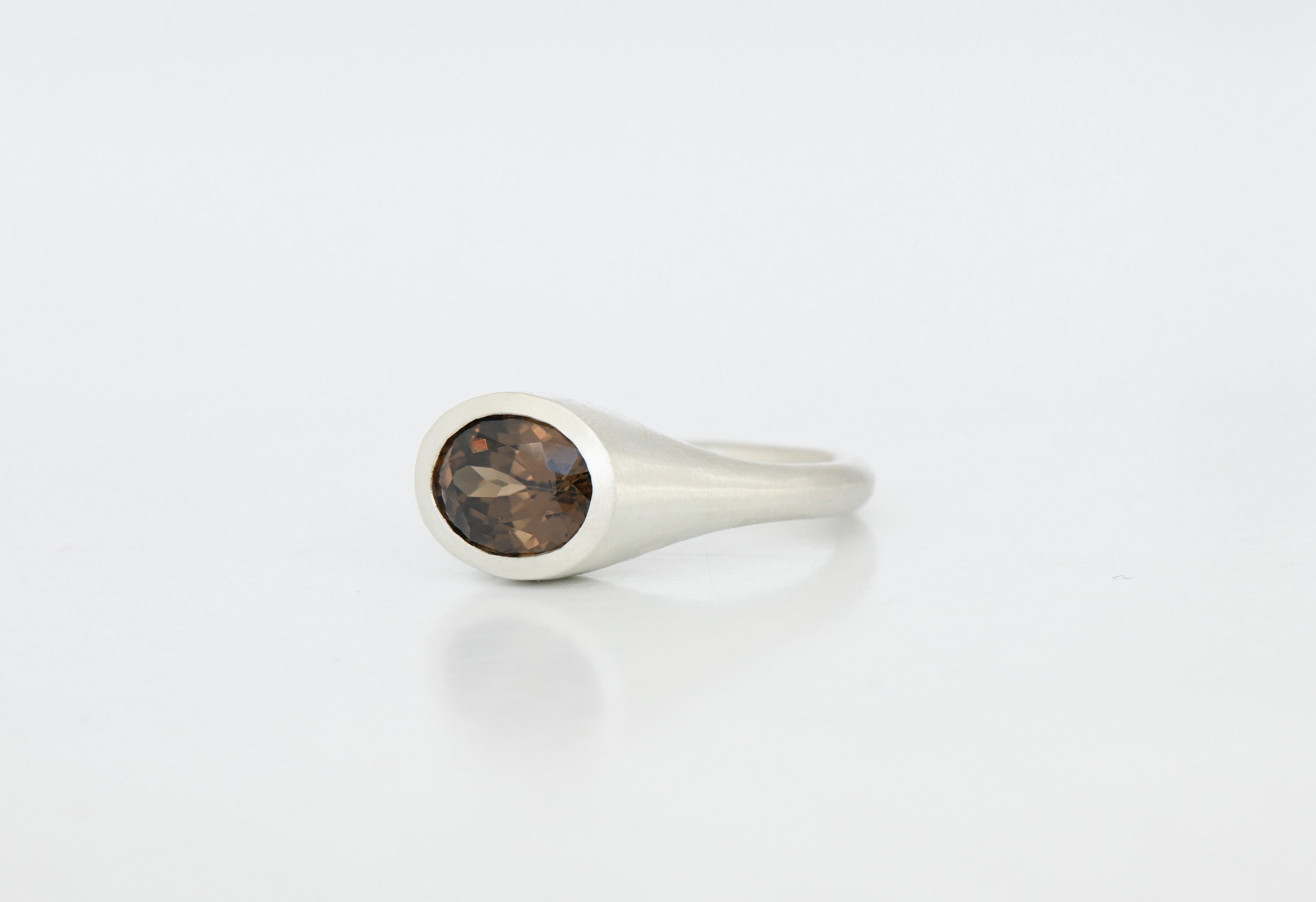 XL OVAL ZIRCON RING