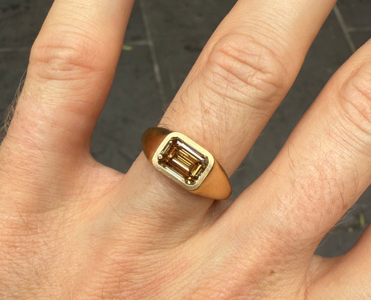 CHAMPAGNE CUSHION RING