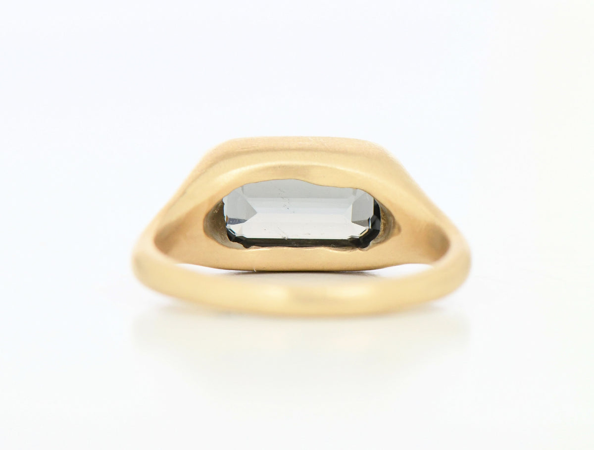 ELONGATED CUSHION RING GREY