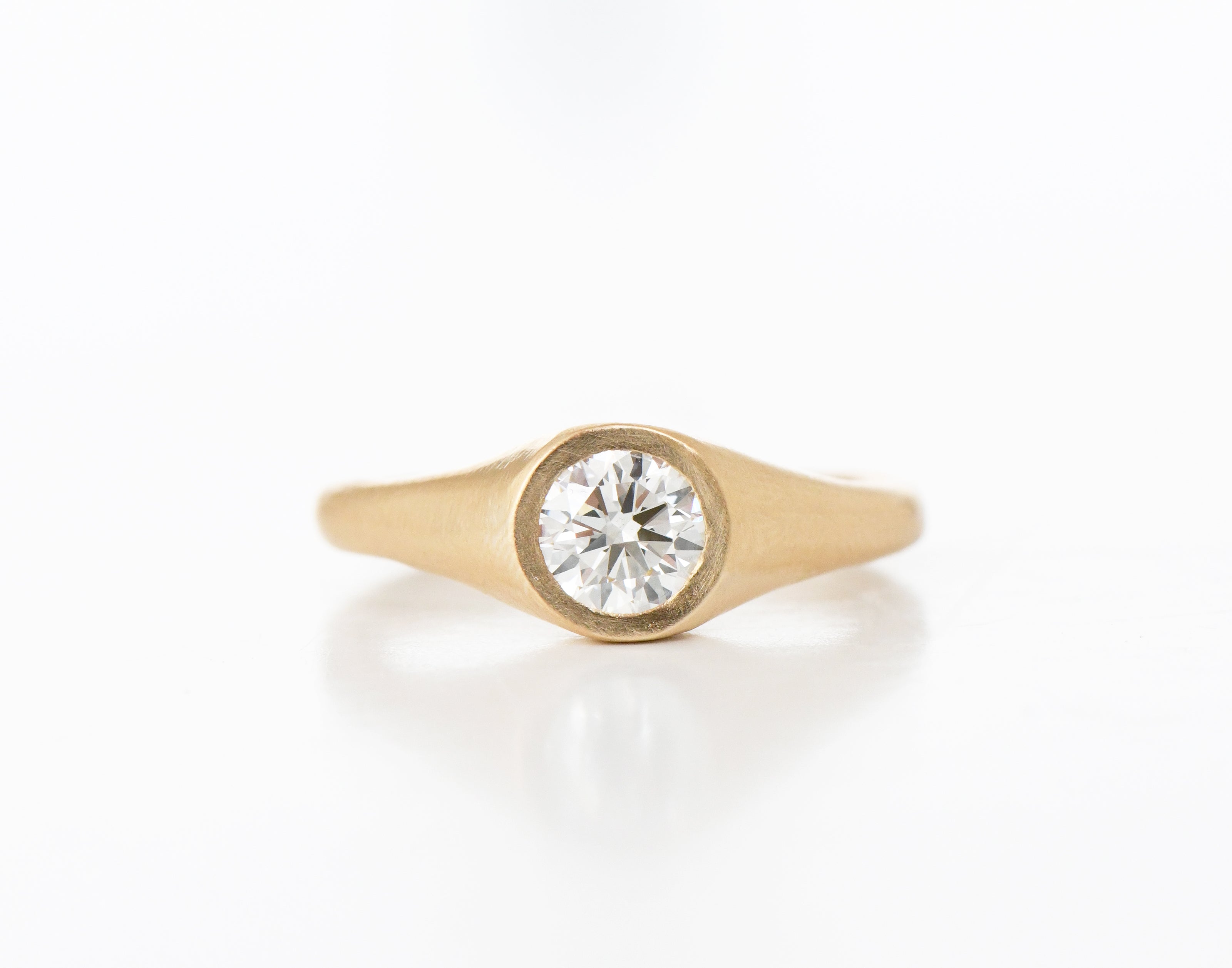 Seb Brown Fine Jewellery | UP THERE Seb Brown サファイア ピアス 