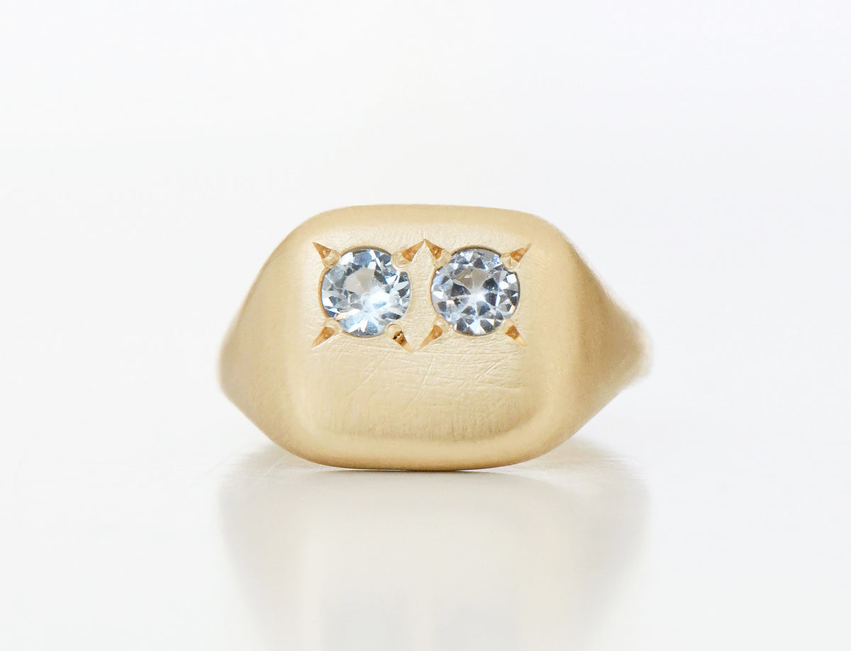 GREY BOULDER EYE RING