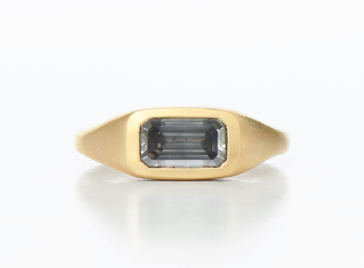 GREY DIAMOND RING