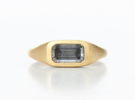 GREY DIAMOND RING