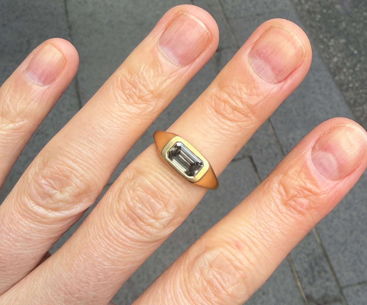 GREY DIAMOND RING