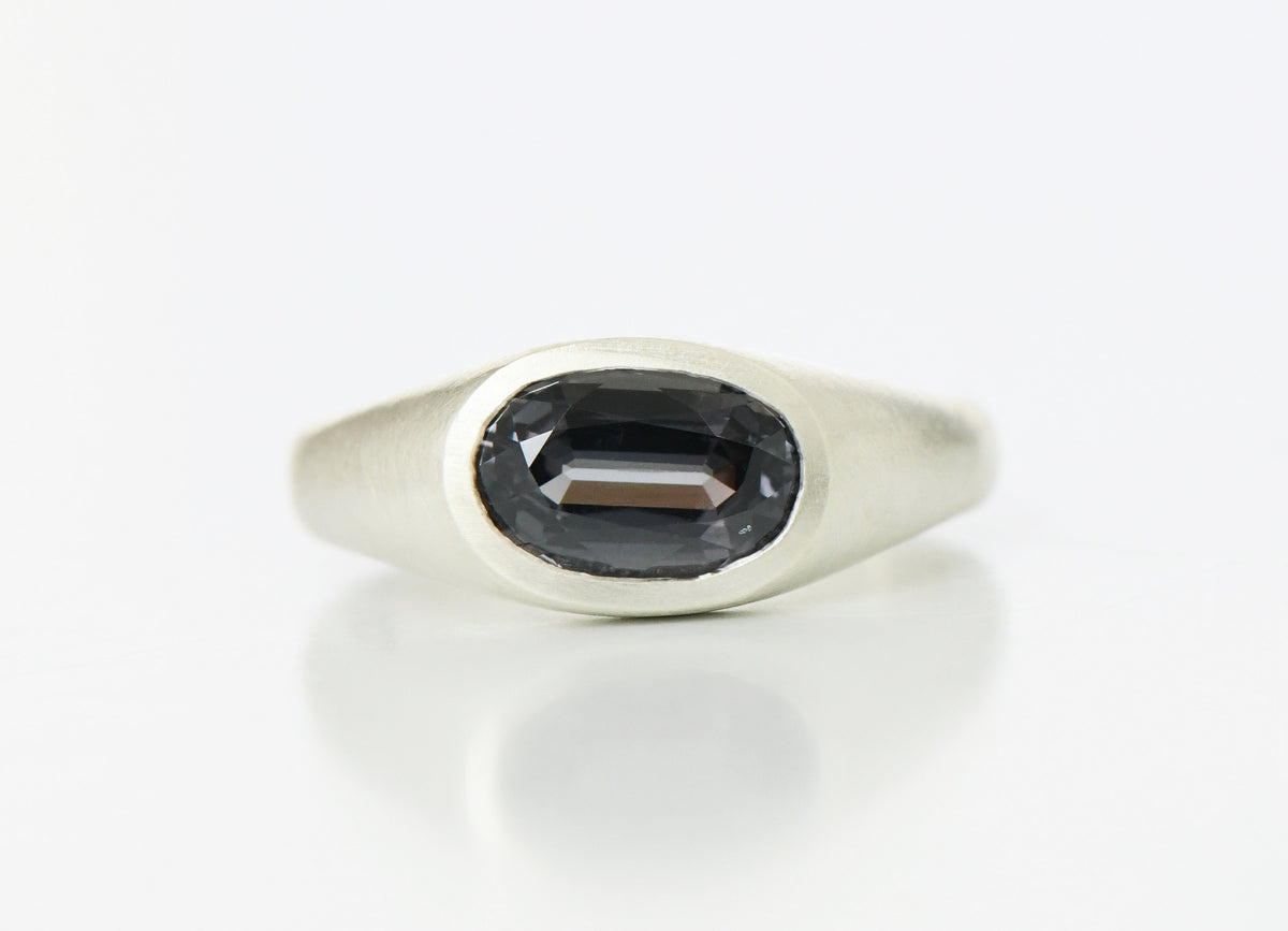 LONG OVAL RING SPINEL