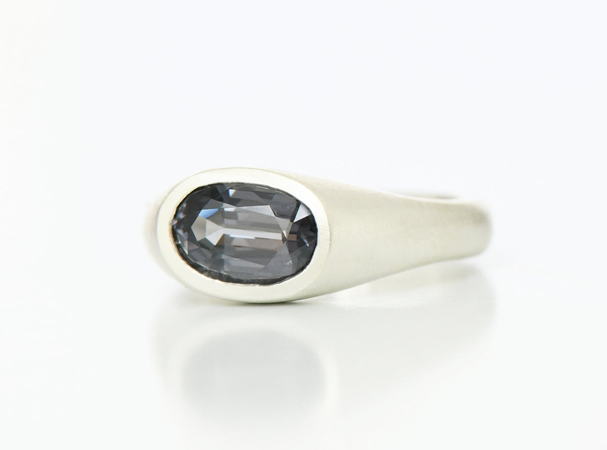 LONG OVAL RING SPINEL