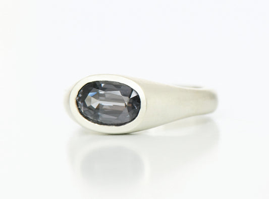 LONG OVAL RING SPINEL