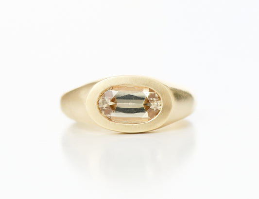 LONG OVAL RING ZIRCON