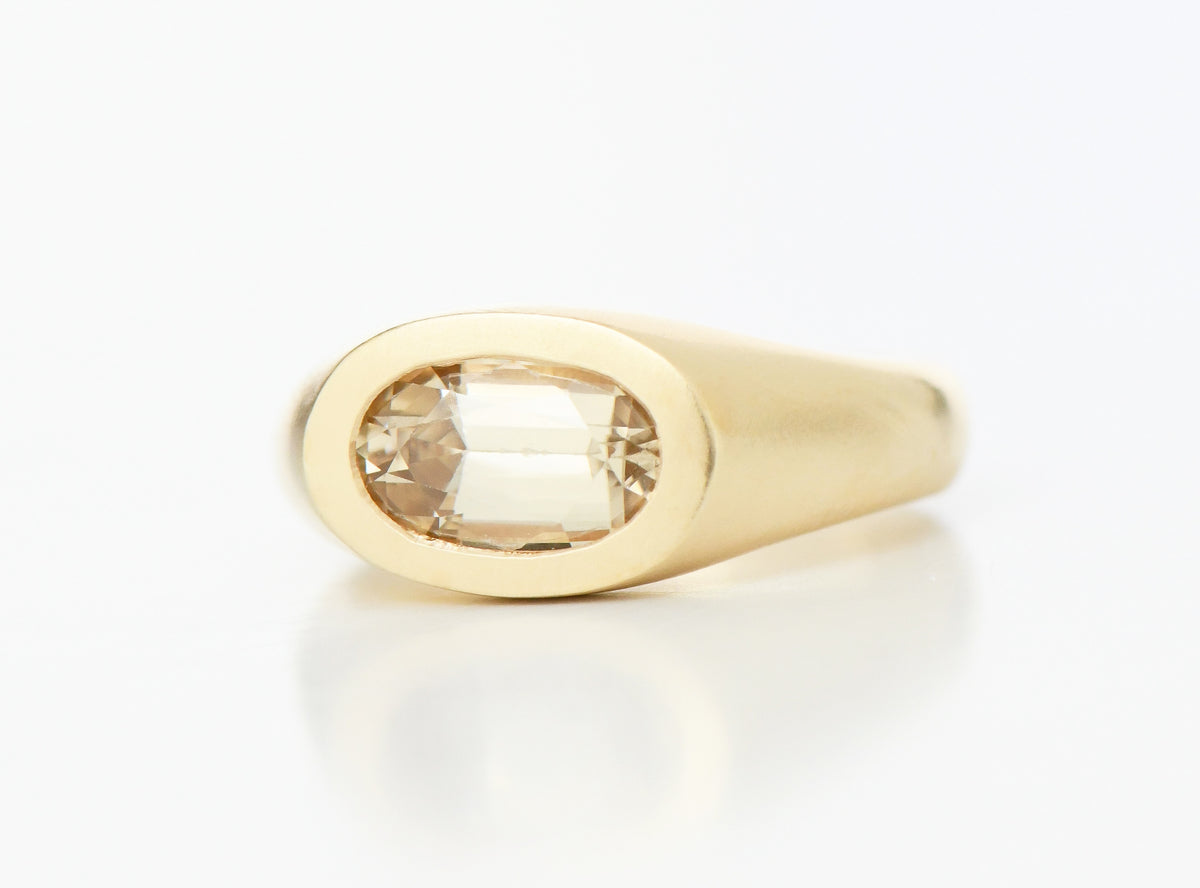 LONG OVAL RING ZIRCON