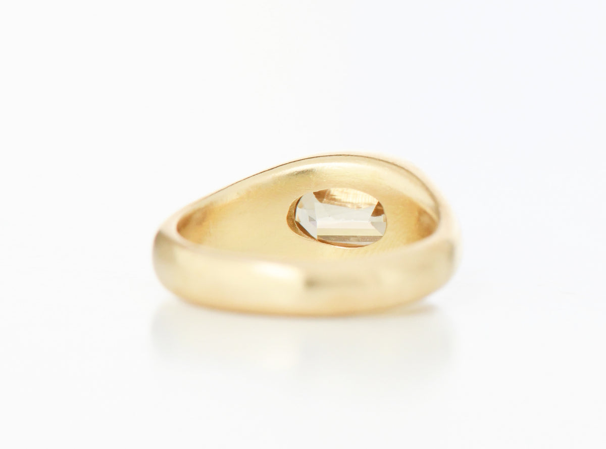 LONG OVAL RING ZIRCON