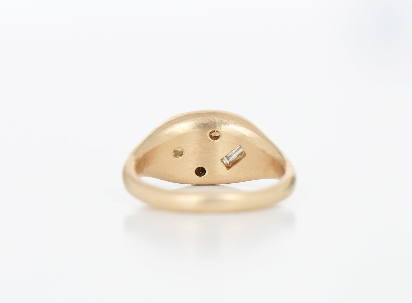 OVAL CHAMPAGNE NEAPOLITAN RING