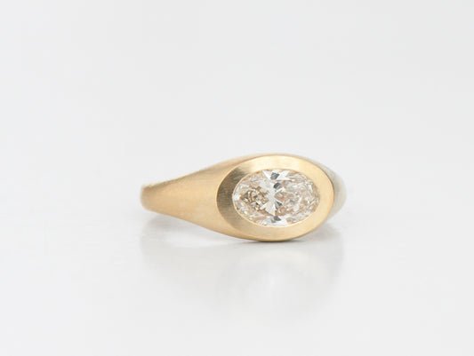 OVAL DIAMOND RING