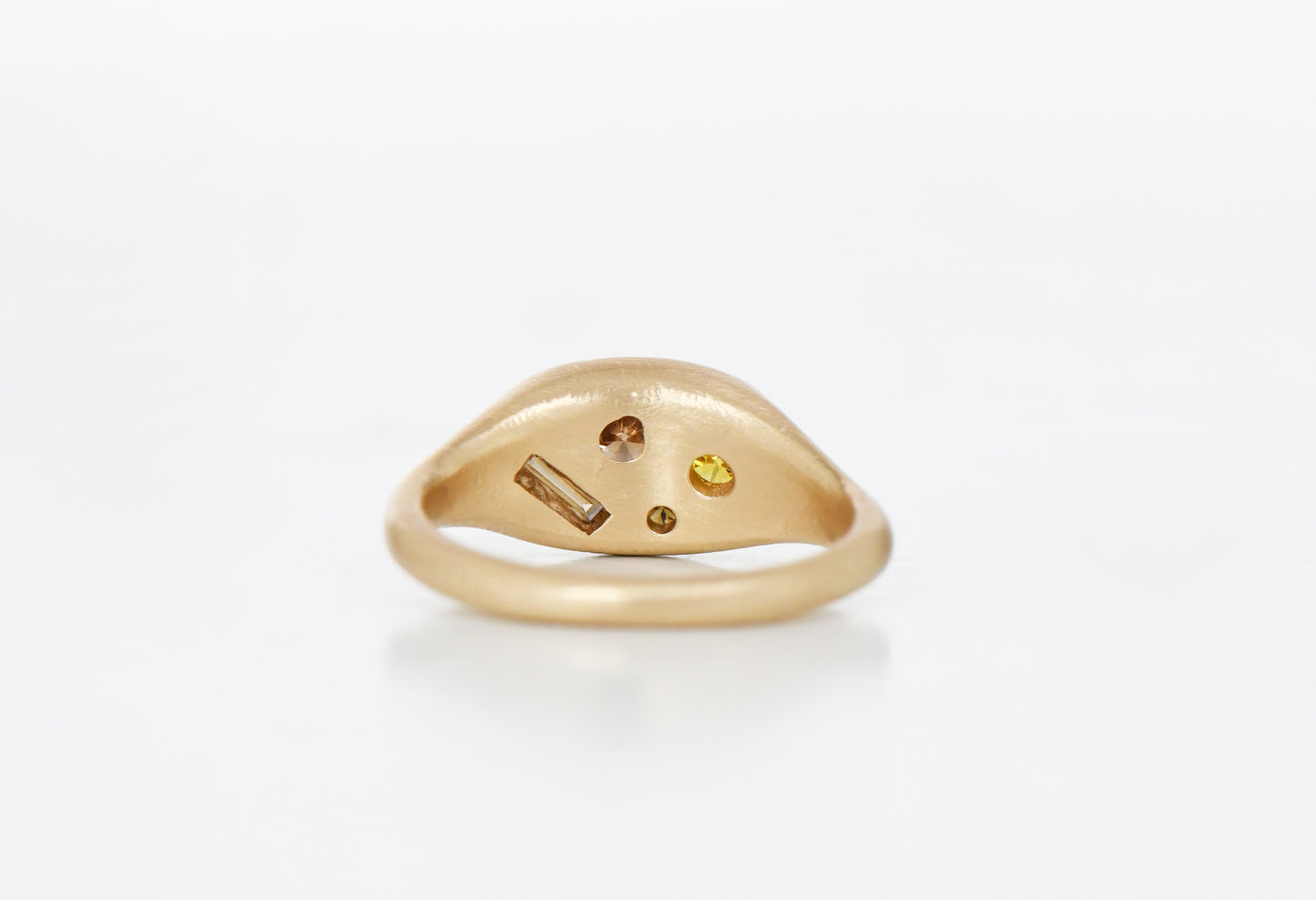 GOLDEN OVAL RING