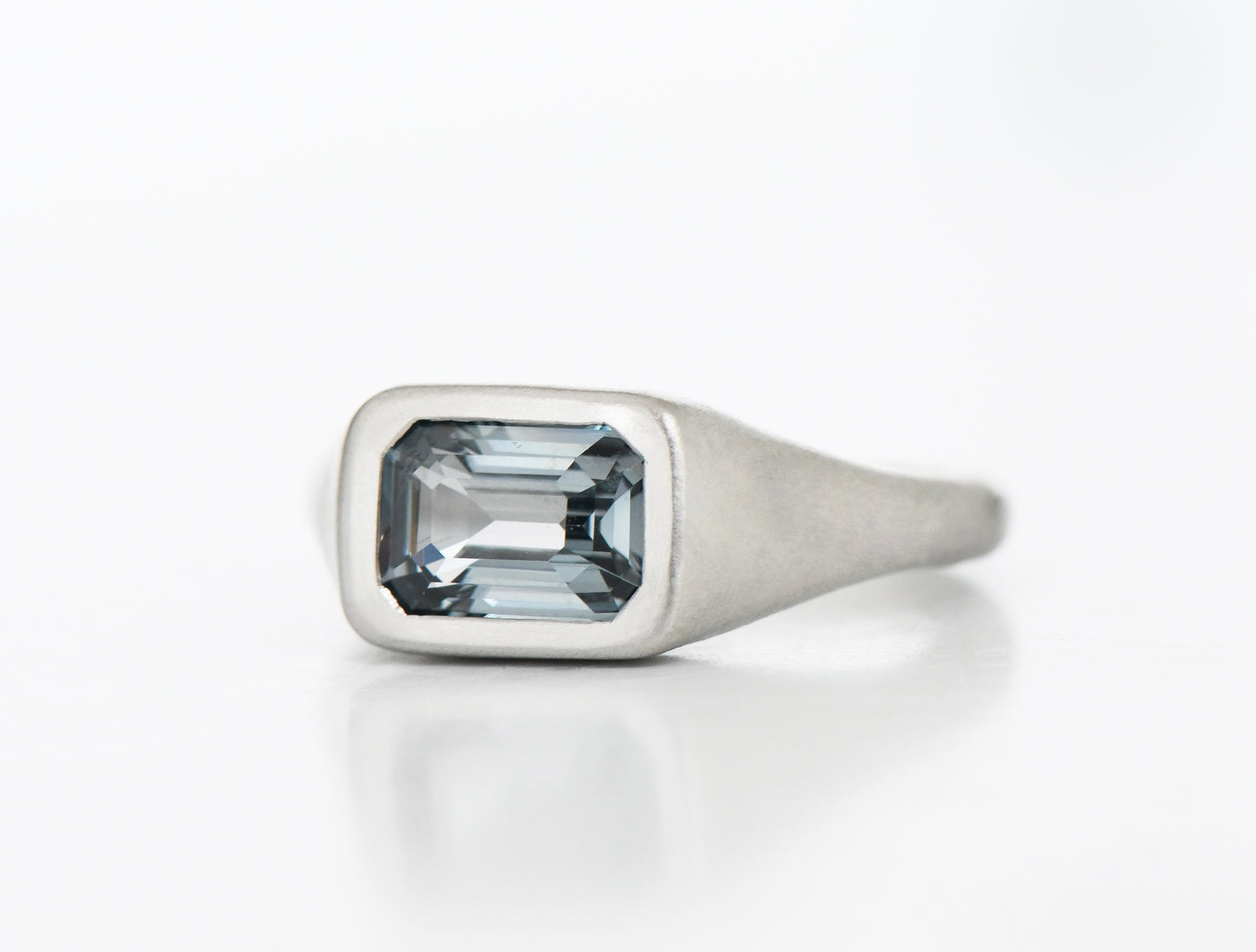 PLATINUM CUSHION RING