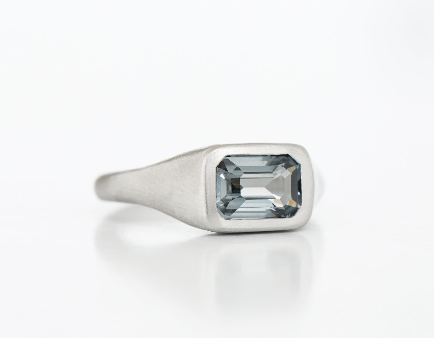 PLATINUM CUSHION RING