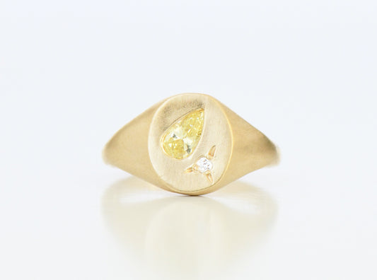 SINGLE PEAR TREASURE RING