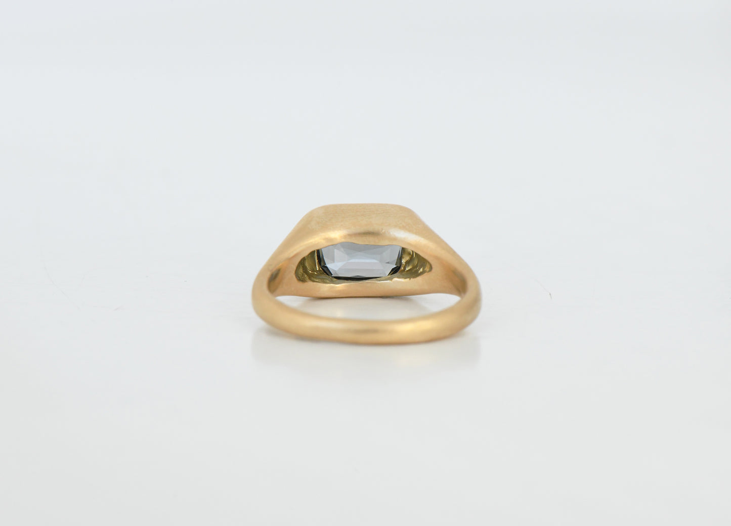 SPINEL CUSHION RING