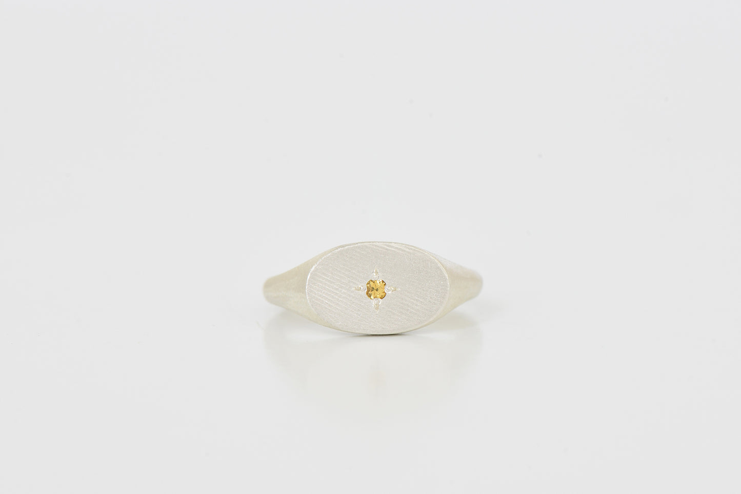 Oval simple ring