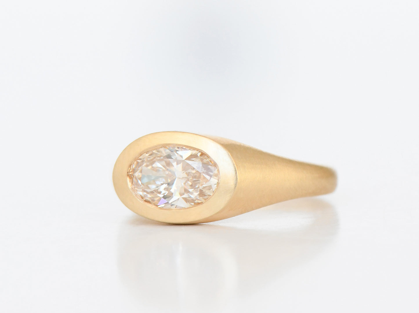 OVAL DIAMOND RING