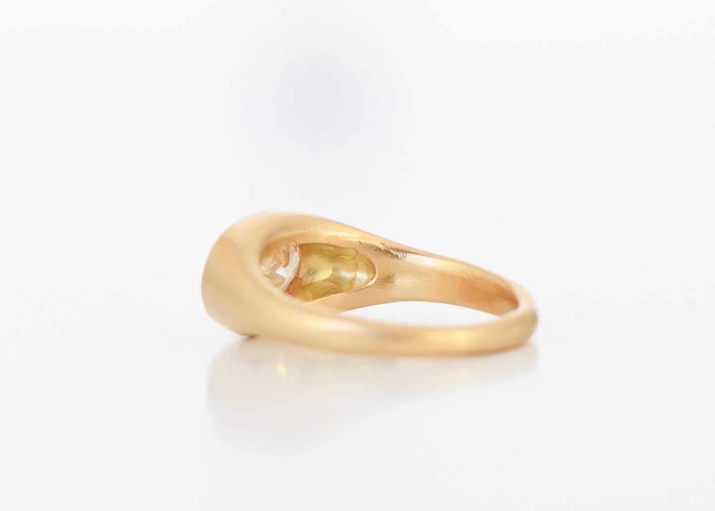 OVAL DIAMOND RING
