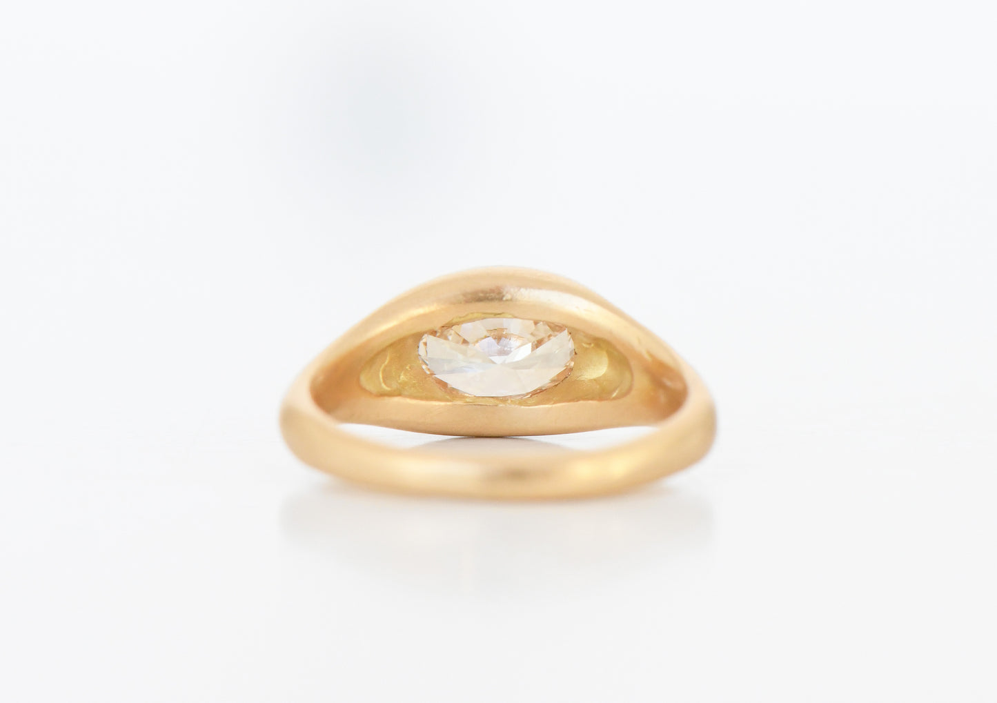 OVAL DIAMOND RING